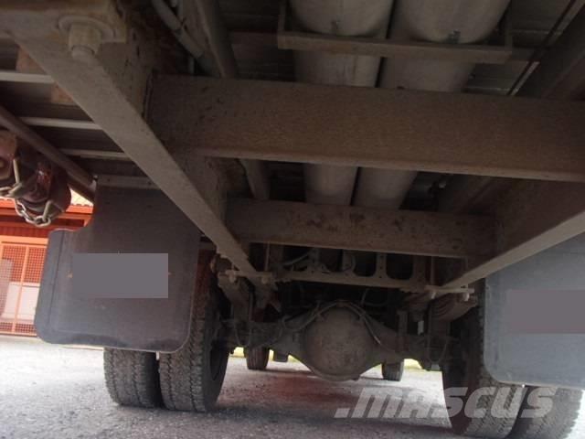 Hino 195 Грузовики-платформы/боковая разгрузка