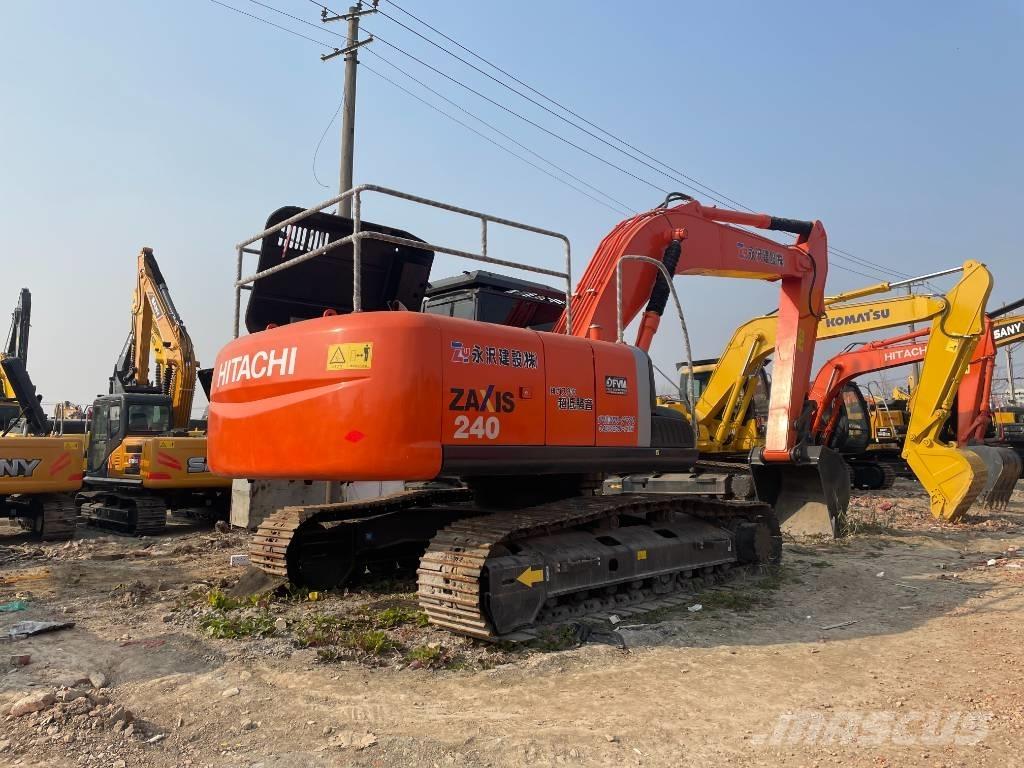 Hitachi ZX 240 Гусеничные экскаваторы