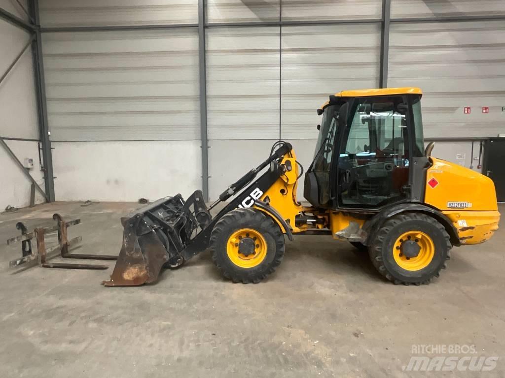 JCB 406 B Фронтальные погрузчики