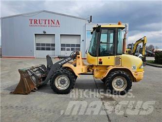Volvo L 30 B Фронтальные погрузчики