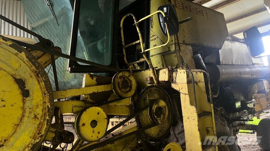 New Holland 8050 Зерноуборочные комбайны