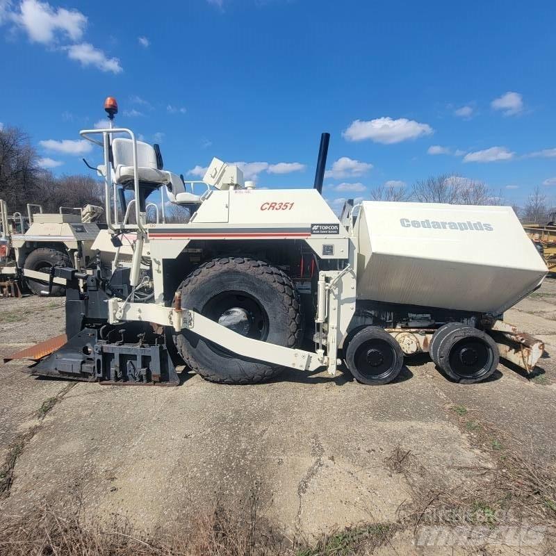Cedar Rapids CR351 Асфальтоукладчики