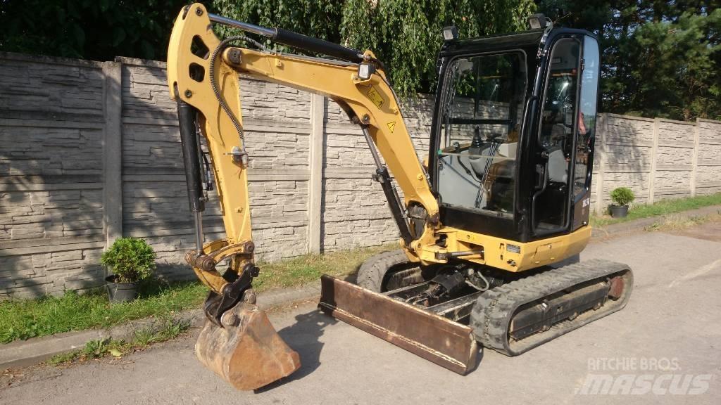 CAT 302.7 D Малые экскаваторы 7т-12т