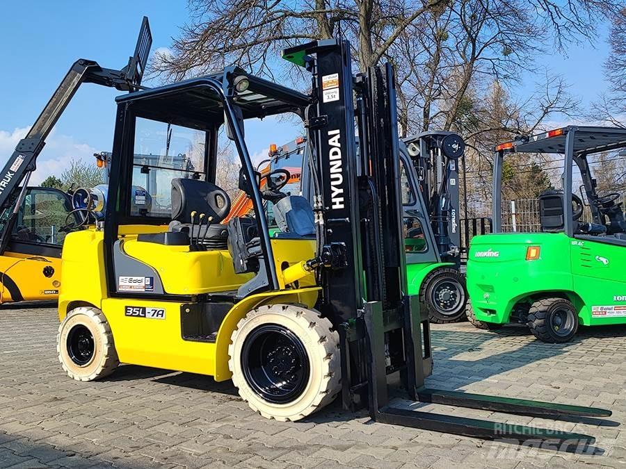 Hyundai 35L-7A Газовые погрузчики