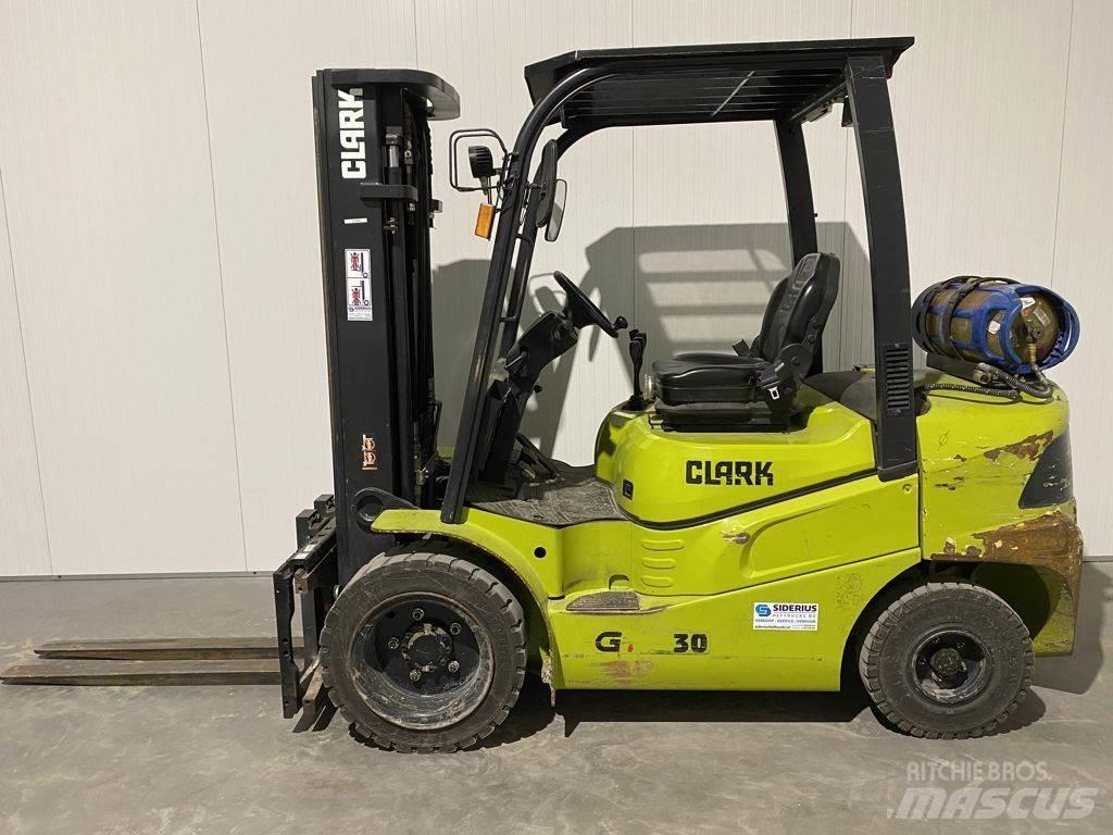 Clark GTS30 Газовые погрузчики