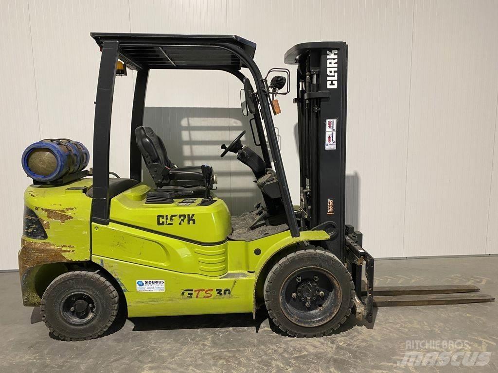 Clark GTS30 Газовые погрузчики