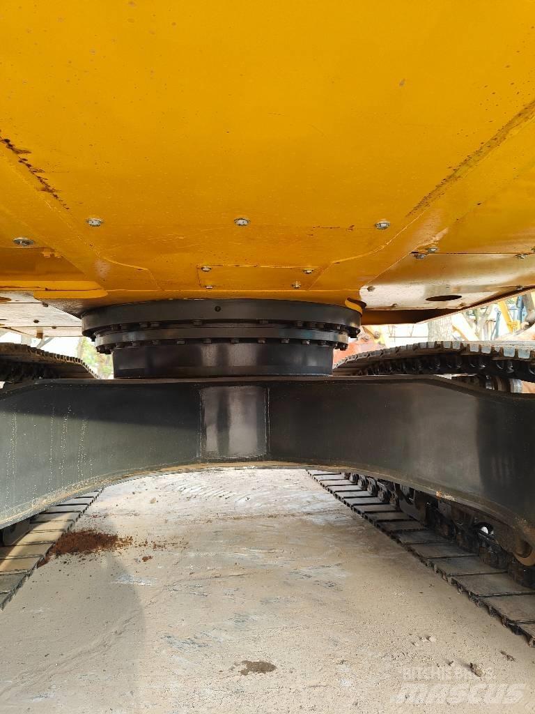 Komatsu PC200 Гусеничные экскаваторы