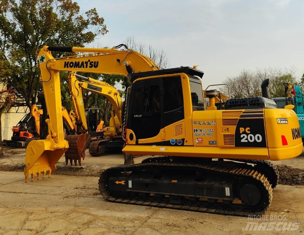 Komatsu PC200 Гусеничные экскаваторы