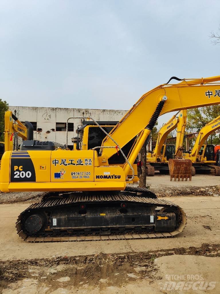 Komatsu PC200 Гусеничные экскаваторы