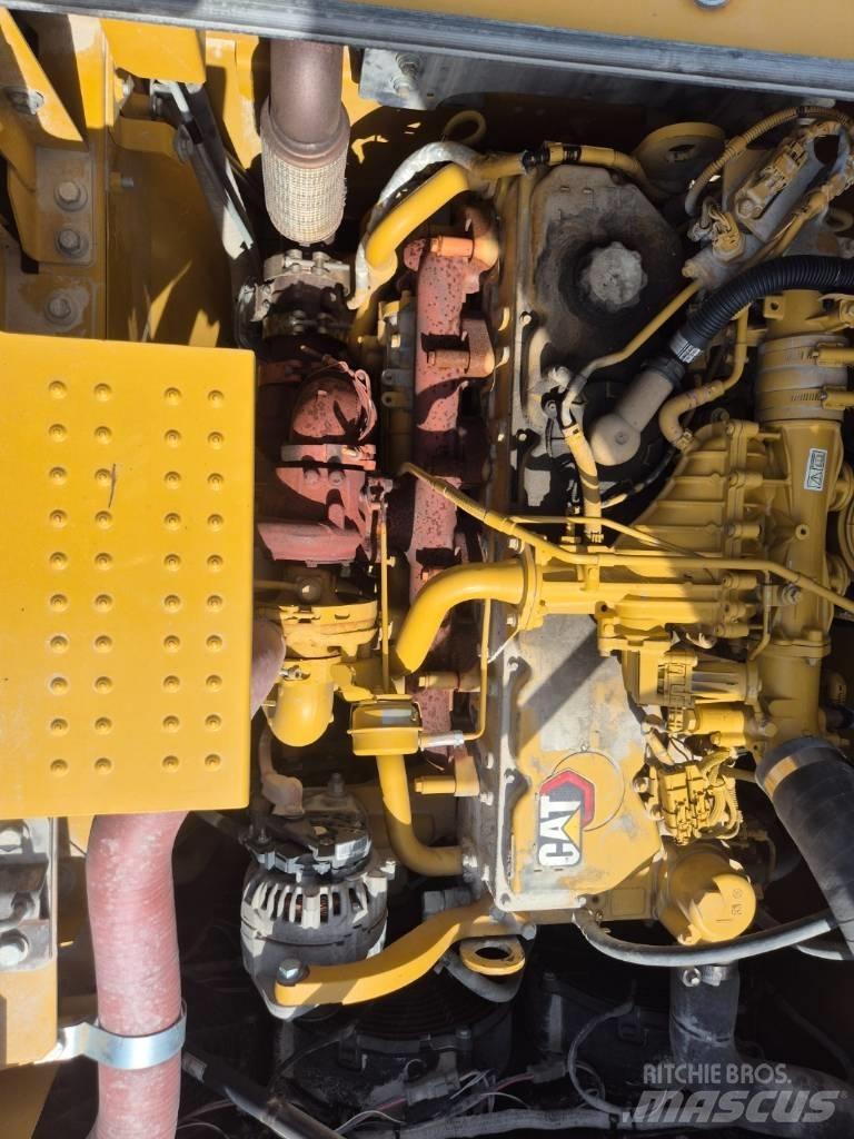 CAT 330F Гусеничные экскаваторы