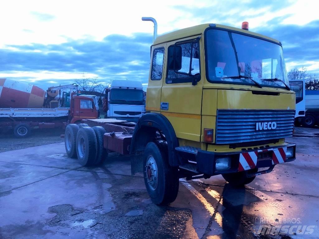 Iveco 330-26 Специальные грузовики