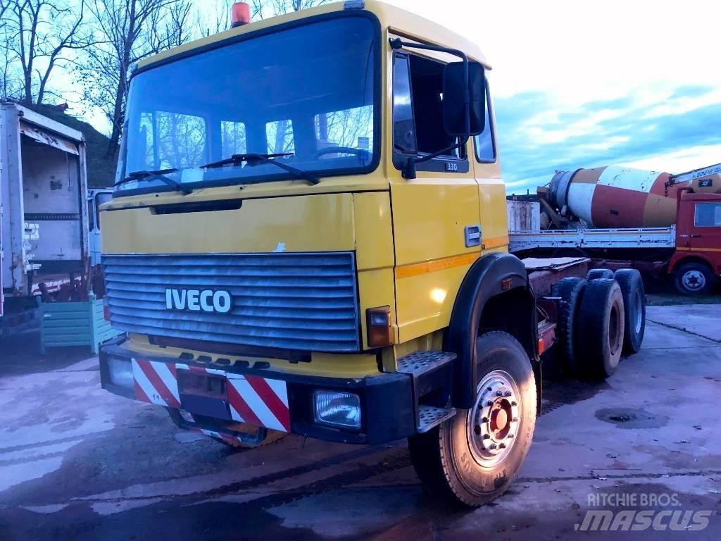 Iveco 330-26 Специальные грузовики