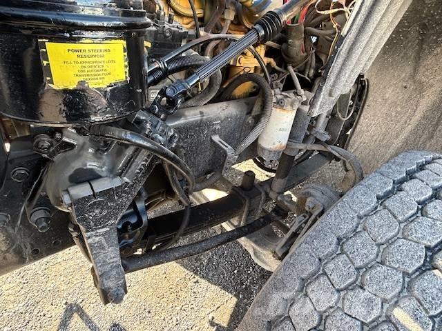 Freightliner M2 Автомобильные краны