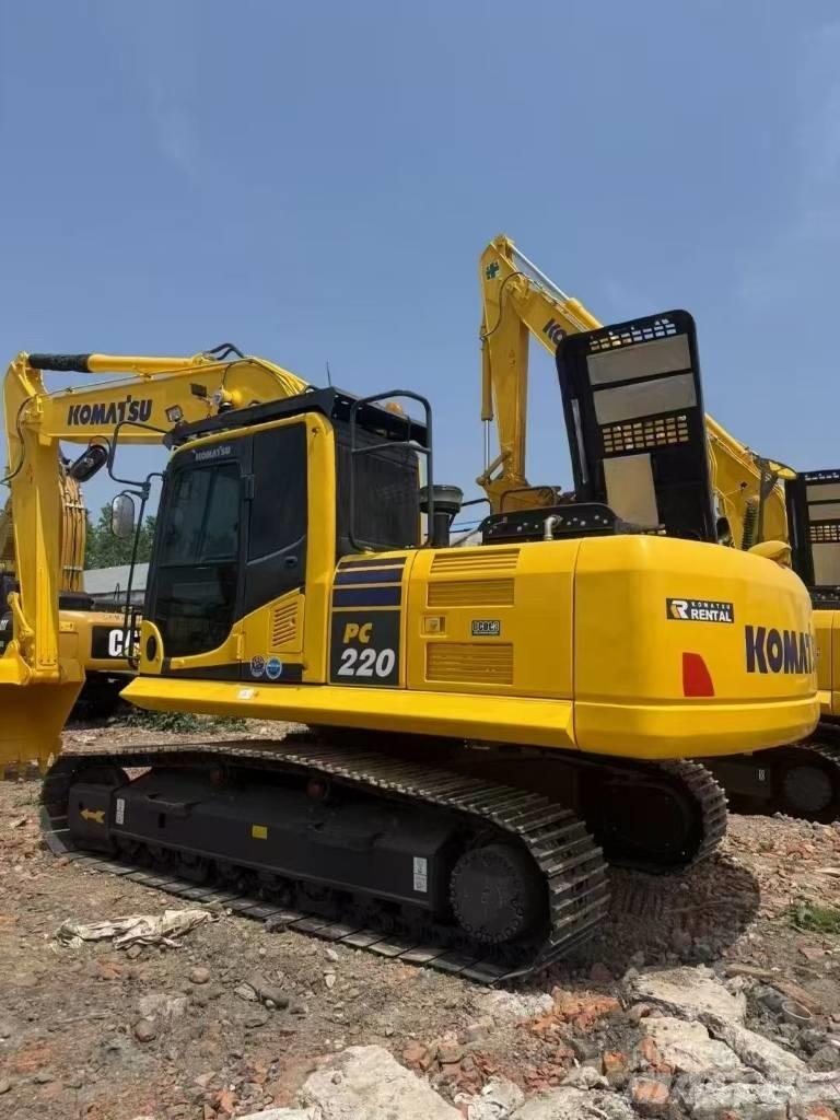 Komatsu 220LC-8 Гусеничные экскаваторы