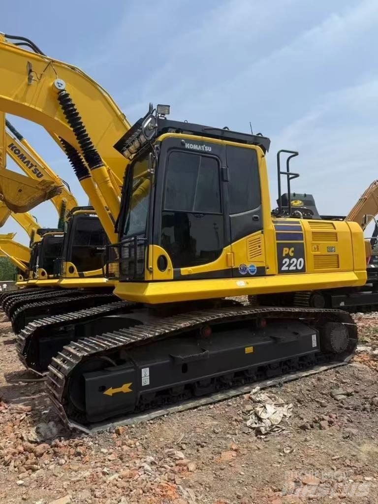 Komatsu 220LC-8 Гусеничные экскаваторы