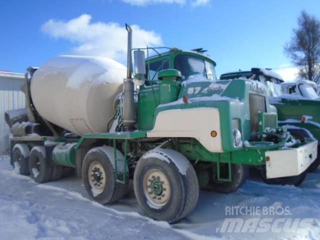 Mack 600 Специальные грузовики