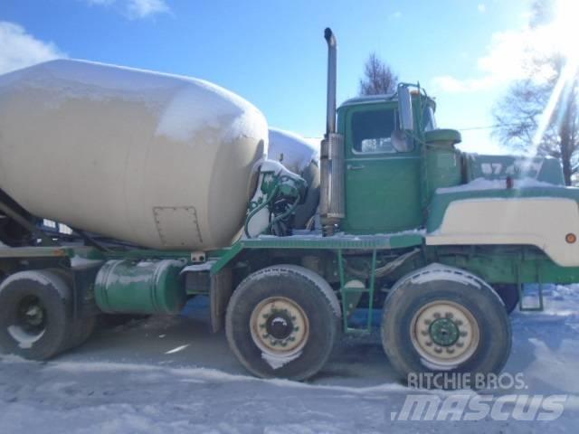 Mack 600 Специальные грузовики