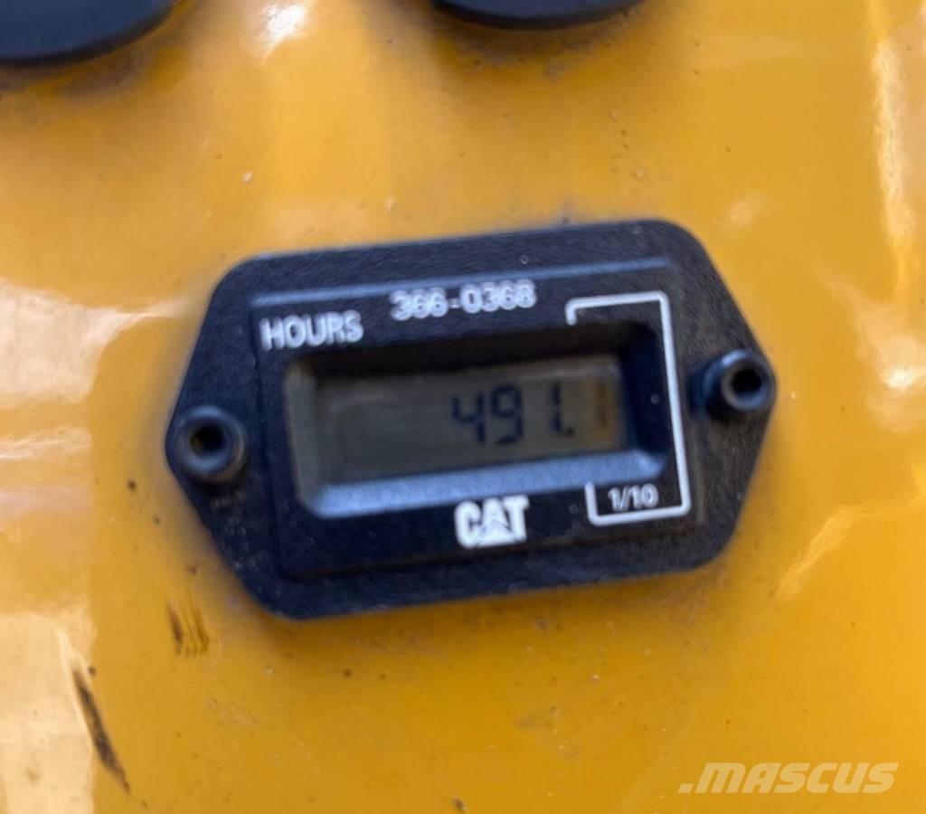 CAT CB 1.7 Катки тротуарные