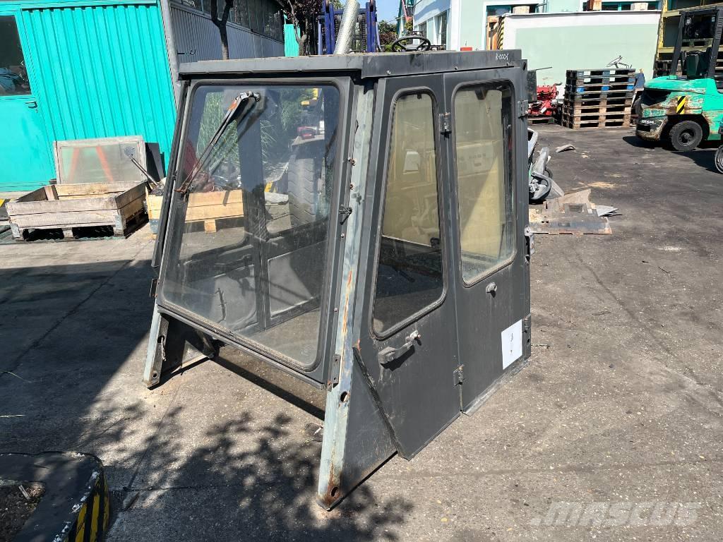 Nissan CABIN W-1038 Кабины и интерьер