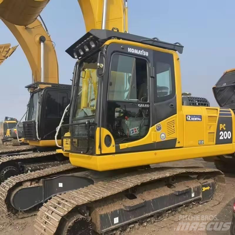 Komatsu PC 200 Гусеничные экскаваторы