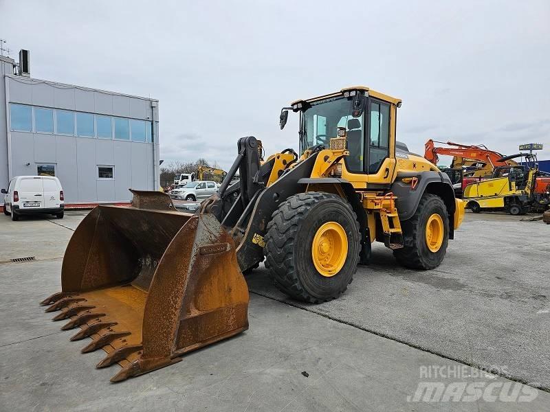 Volvo L 120 H Фронтальные погрузчики