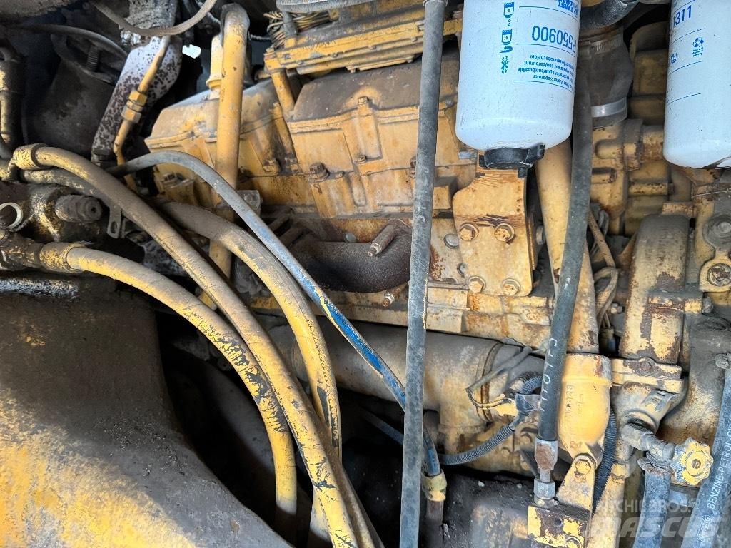 CAT 771 D Карьерные самосвалы