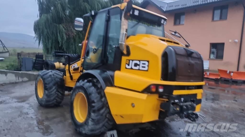JCB TM 320S Сельскохозяйственные телескопические погрузчики