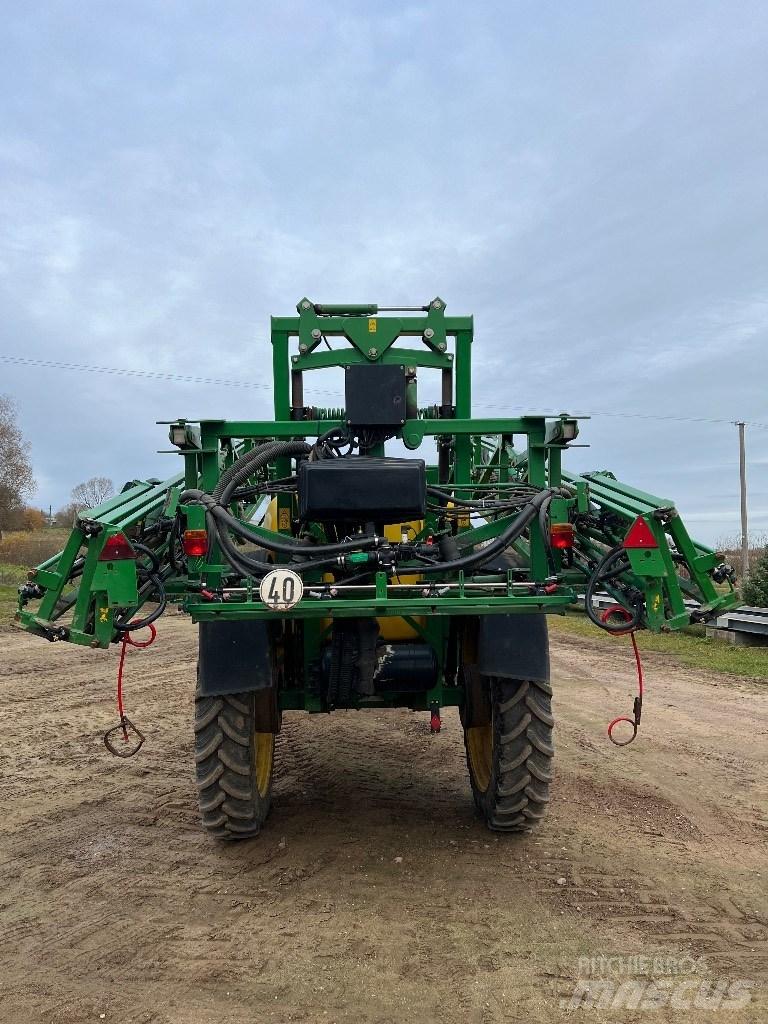 John Deere 740 Прицепные опрыскиватели