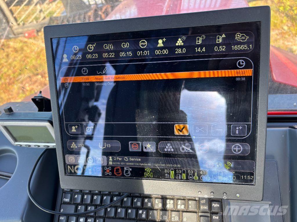 Komatsu 895 Форвардеры