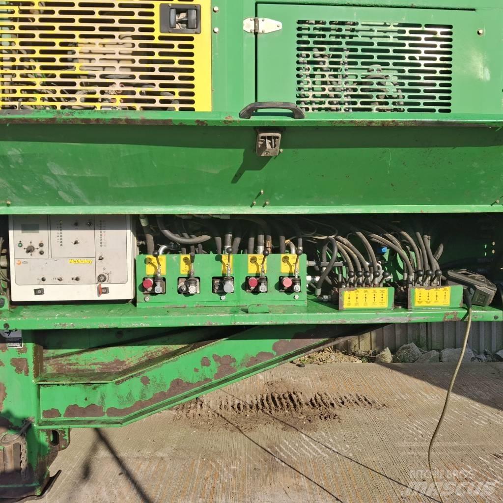 McCloskey J40 Мобильные дробилки