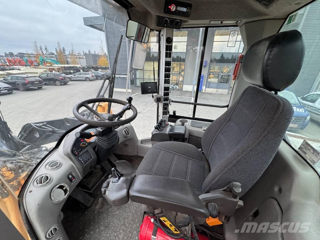 Volvo L 120 F Фронтальные погрузчики