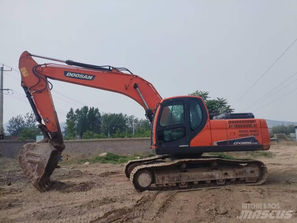 Doosan DX225LC-9C Гусеничные экскаваторы