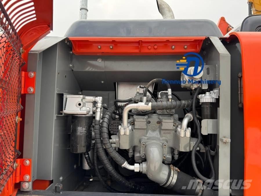 Hitachi ZX 240 Гусеничные экскаваторы