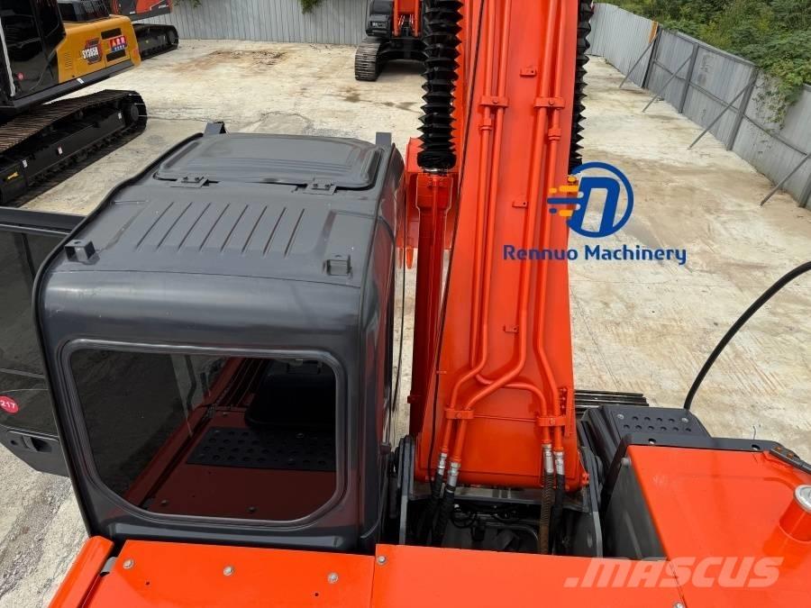 Hitachi ZX 240 Гусеничные экскаваторы