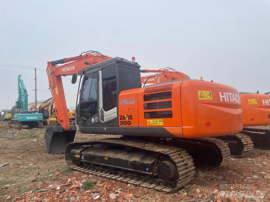 Hitachi ZX 200 Гусеничные экскаваторы