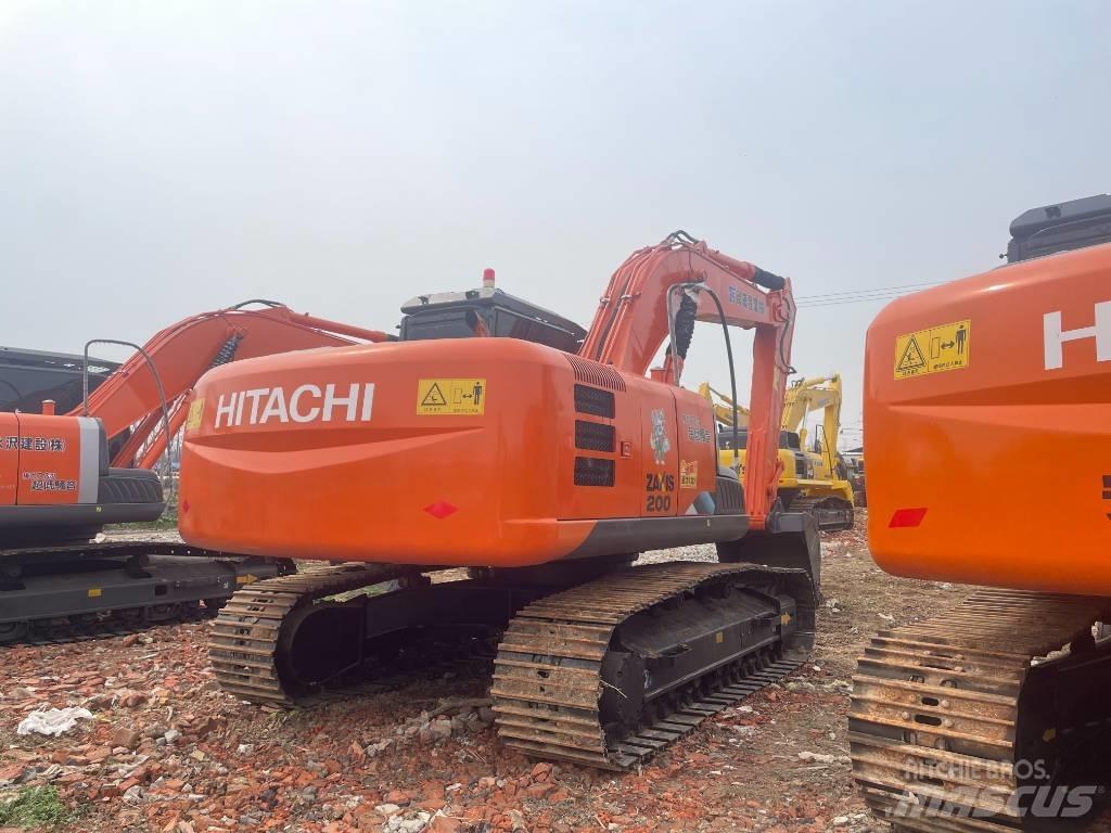 Hitachi ZX 200 Гусеничные экскаваторы