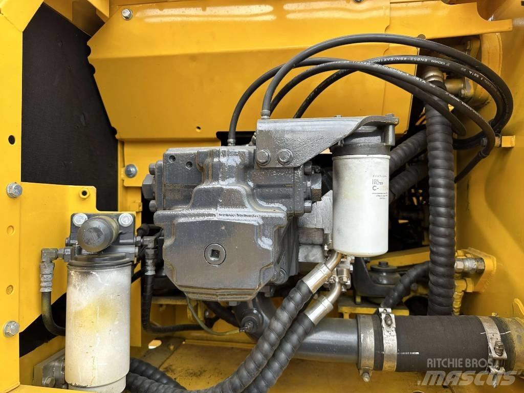 Komatsu PC200-8 Гусеничные экскаваторы