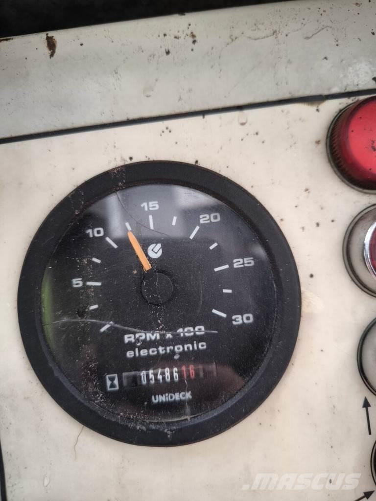 Comacchio MC 305 Гусеничные буровые установки