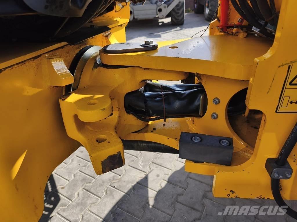 JCB 409 Фронтальные погрузчики