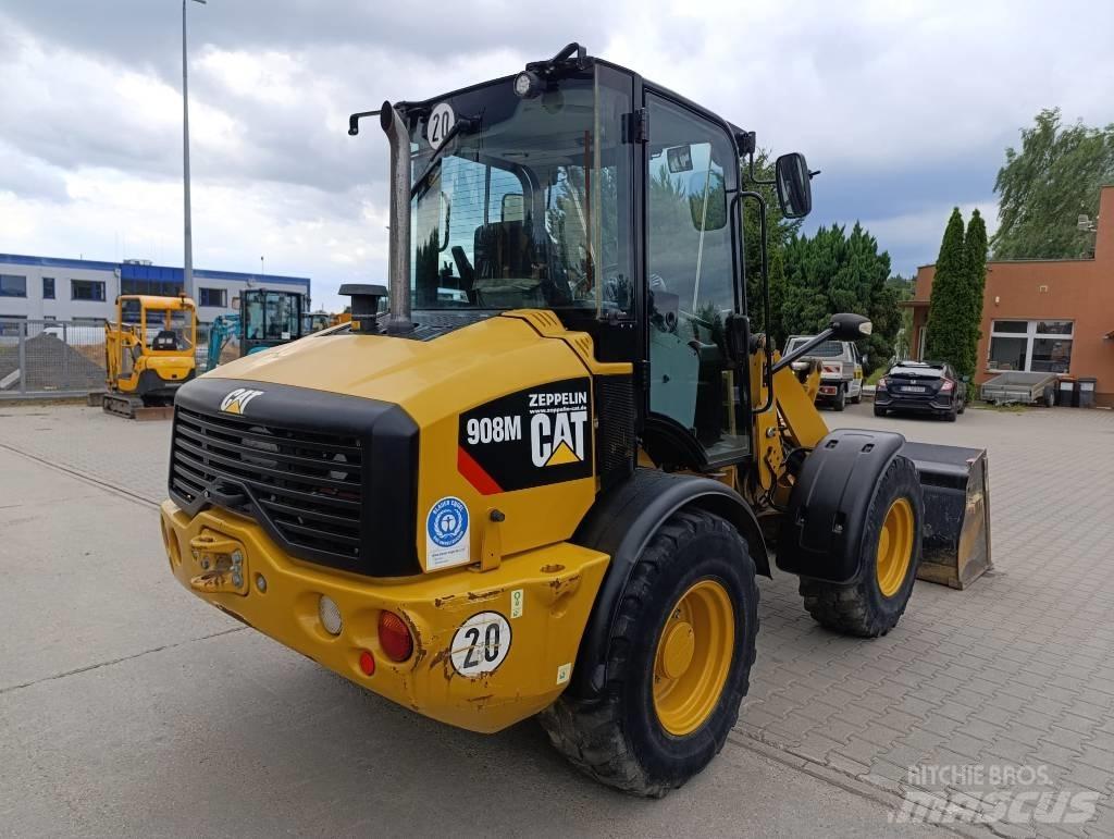 CAT 908M Фронтальные погрузчики
