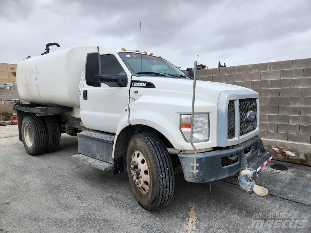 Ford F 650 Поливочные машины