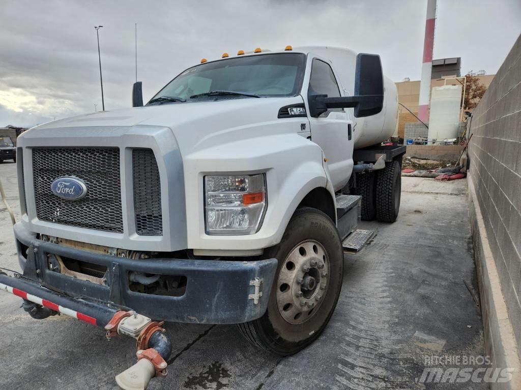Ford F 650 Поливочные машины