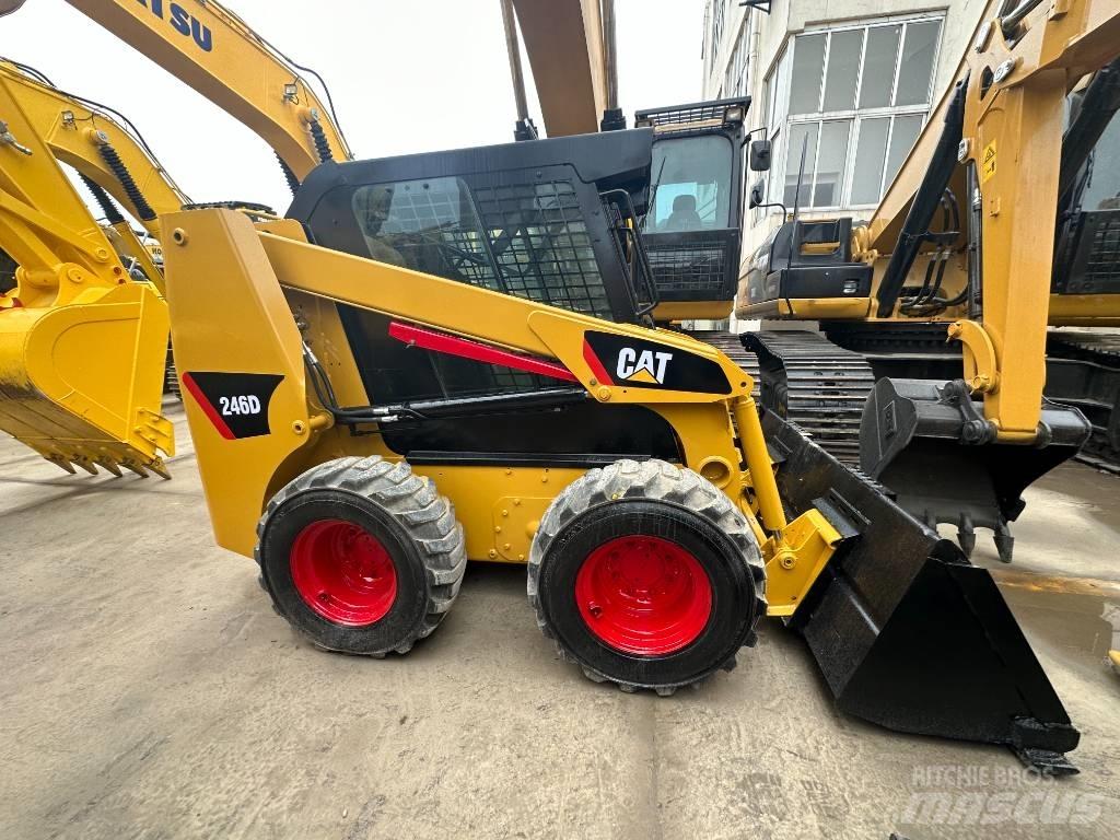 CAT 246 D Мини-погрузчики