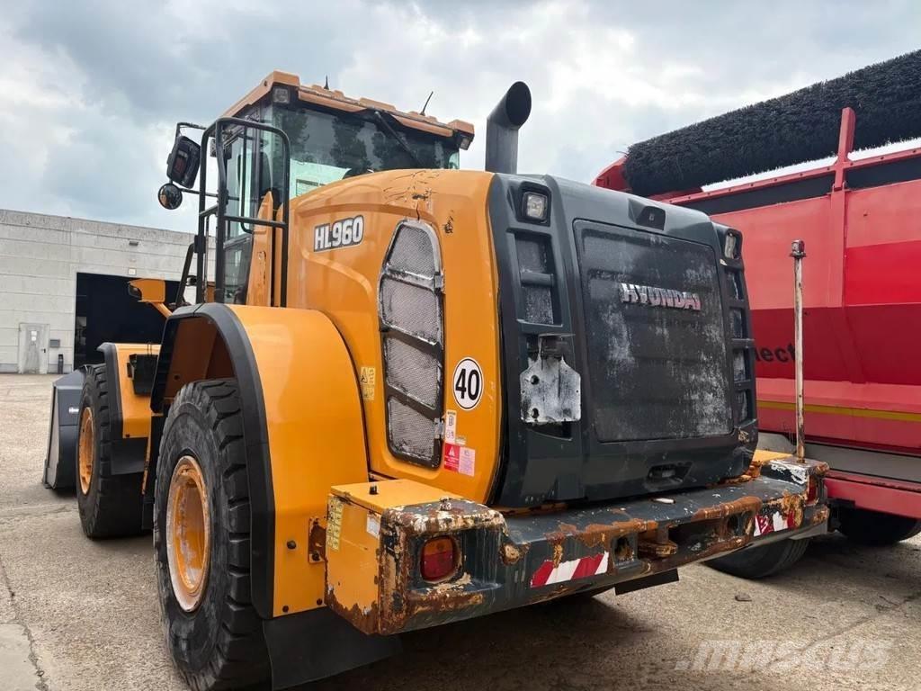 Hyundai HL960 Фронтальные погрузчики
