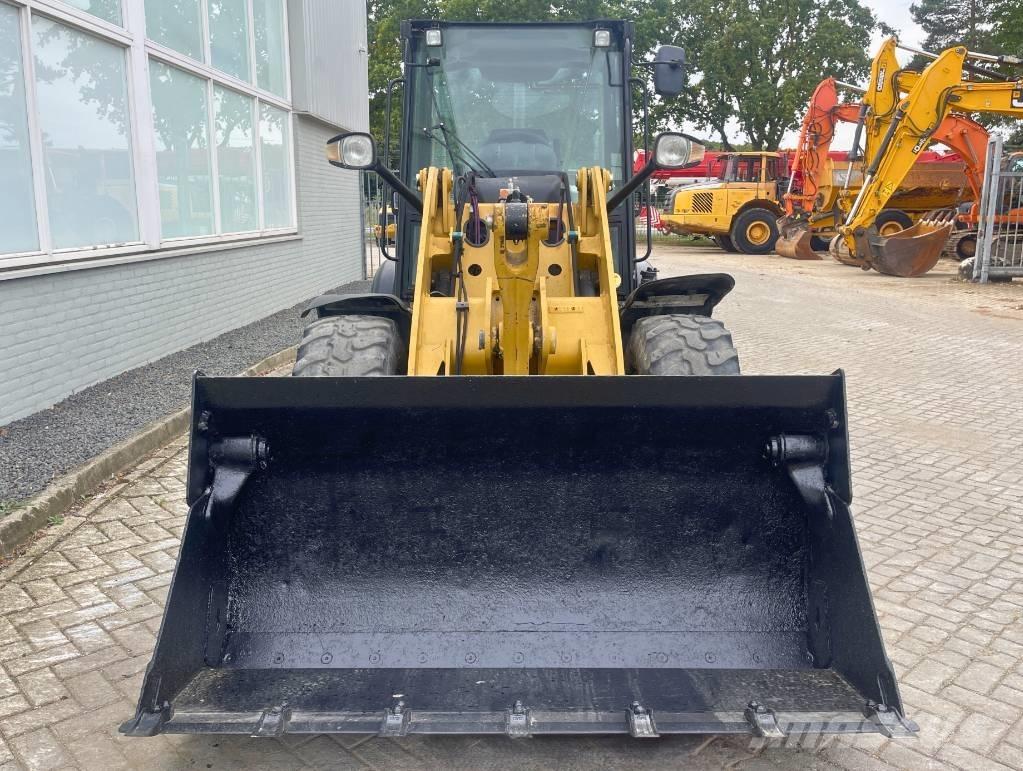 CAT 906 M    2018 Фронтальные погрузчики