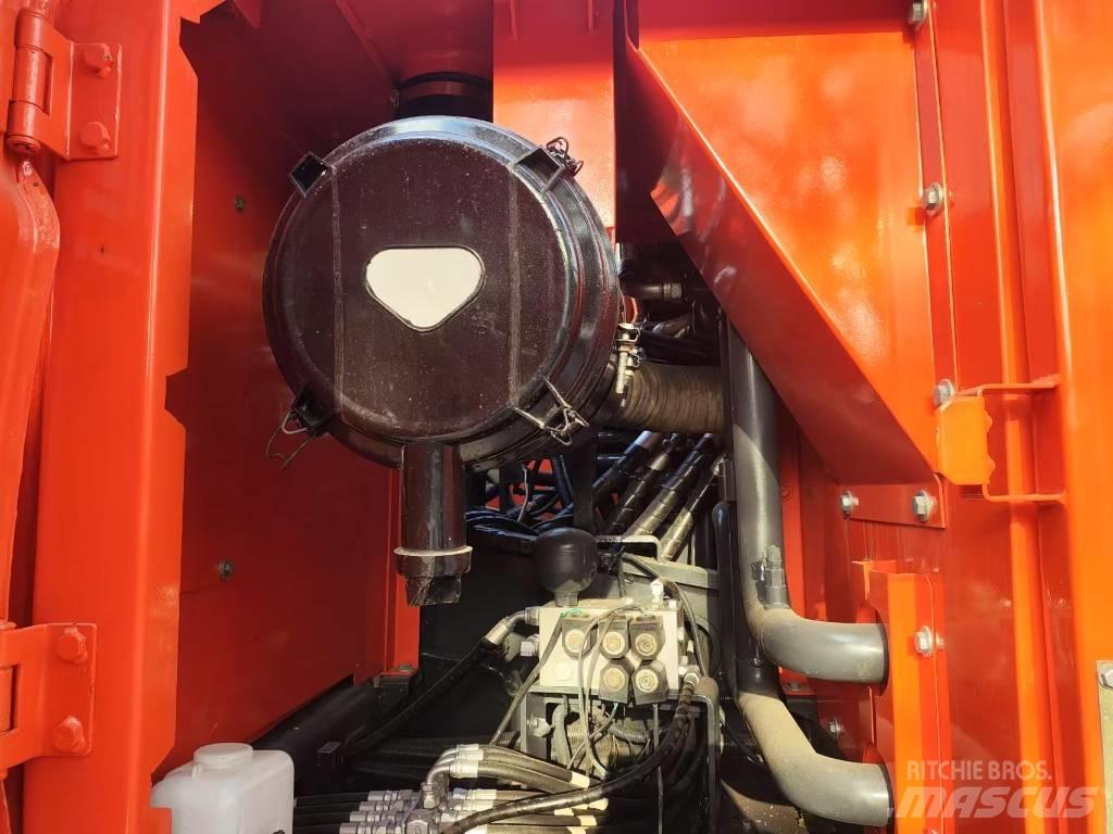 Doosan DX300LC-9c Гусеничные экскаваторы