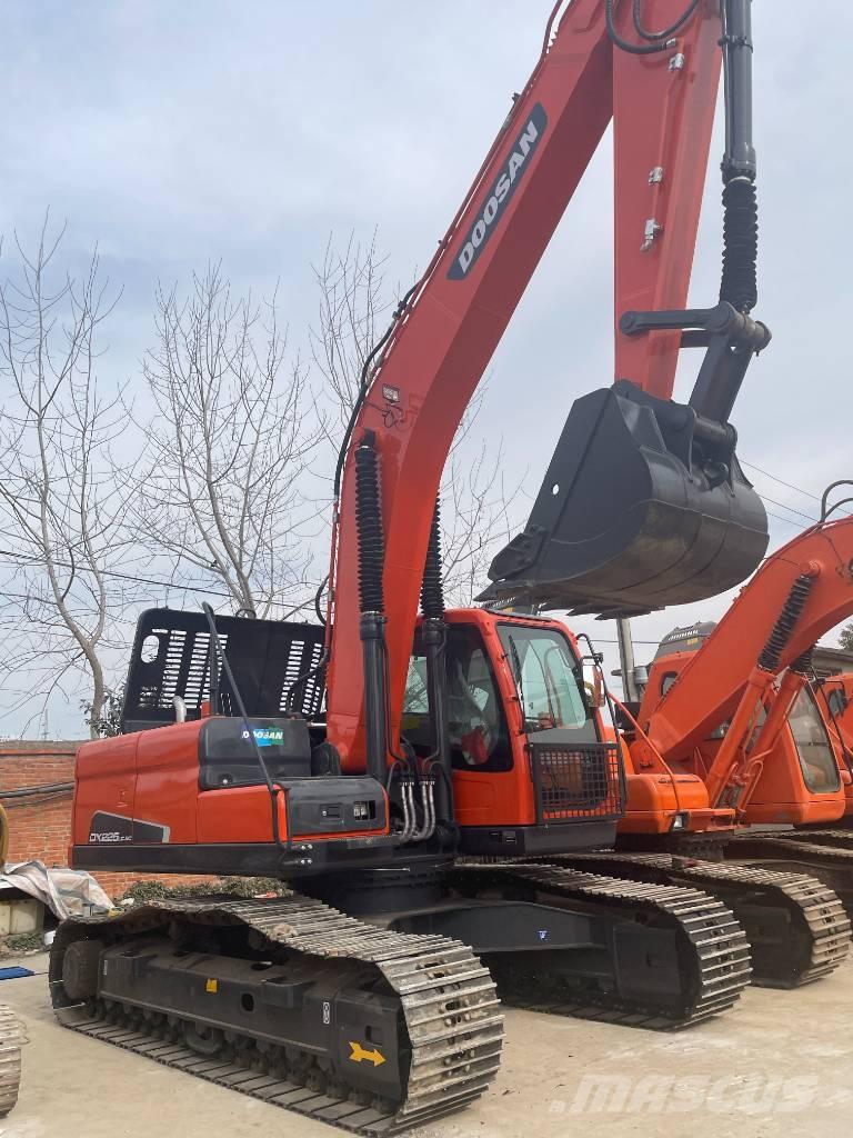 Doosan DX 225 Гусеничные экскаваторы