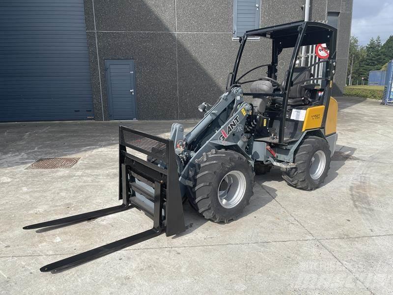 GiANT V 452 T XTRA Фронтальные погрузчики