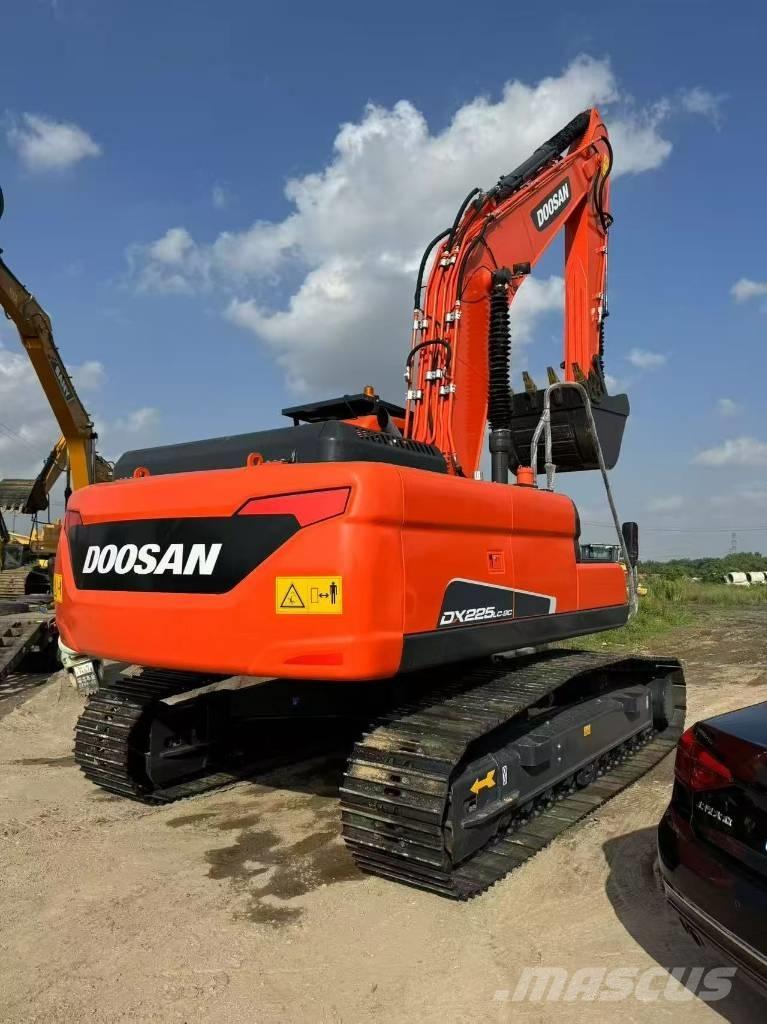 Doosan 225 LC-9C Гусеничные экскаваторы