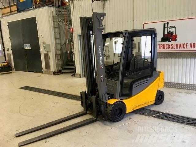 Jungheinrich EFG 320 Электропогрузчики